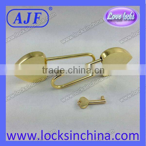 Gold big heart padlock for lover