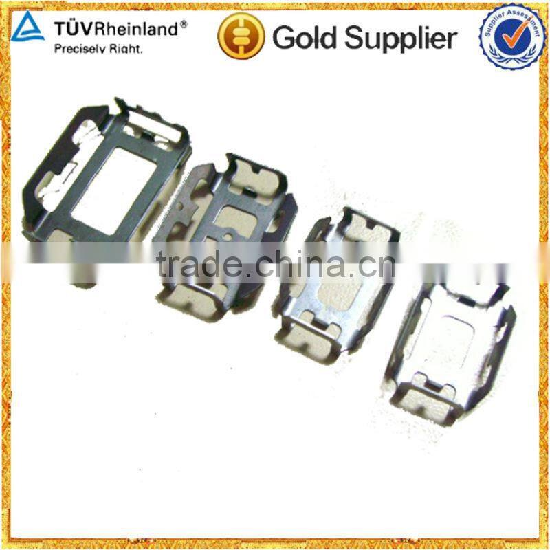 Metal logo mark for handbags