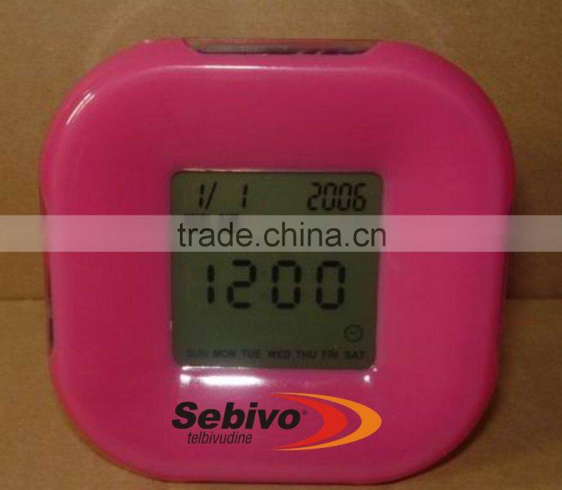 2015 hot sale four way led digital color change clock