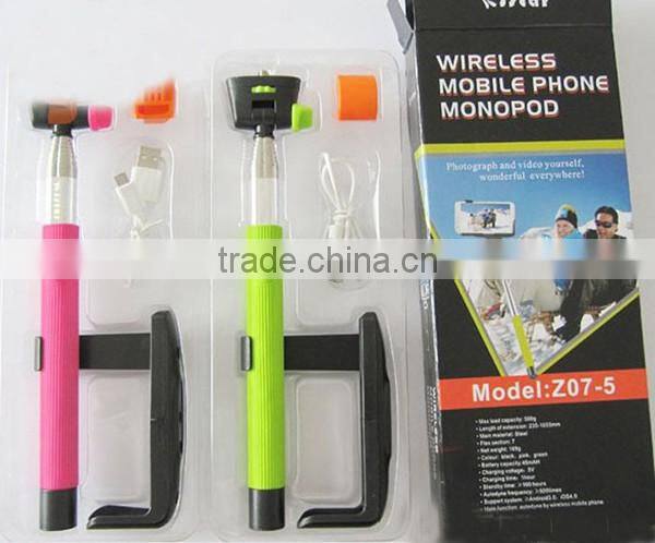 Kingwon Selfie stick with bluetooth shutter button