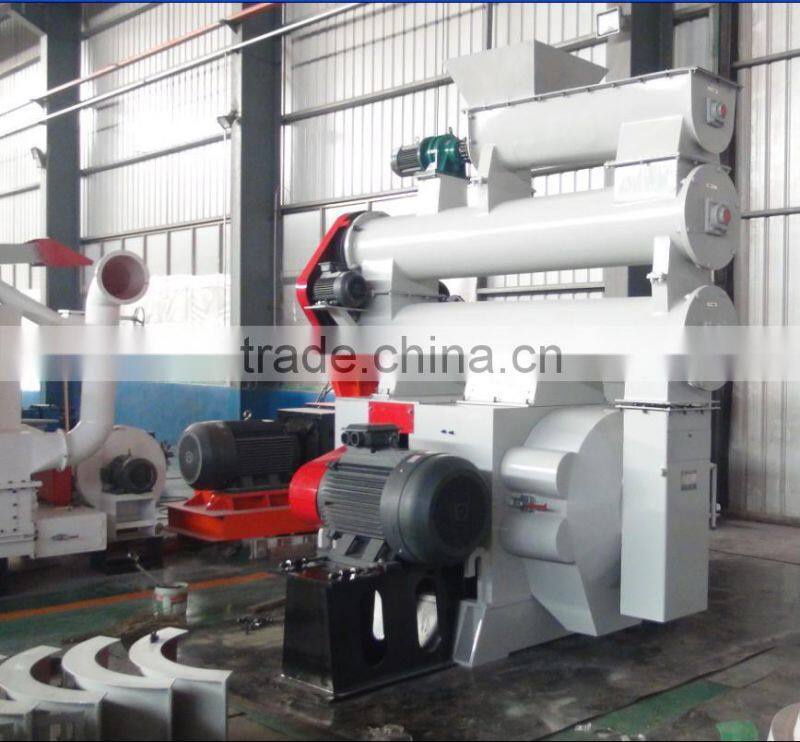 Large Capacity Ring Die Chicken / Cow / Horse Poultry Feed Pellet Machine