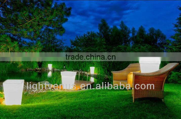 Glowing in the dark flower planter led garden lamp