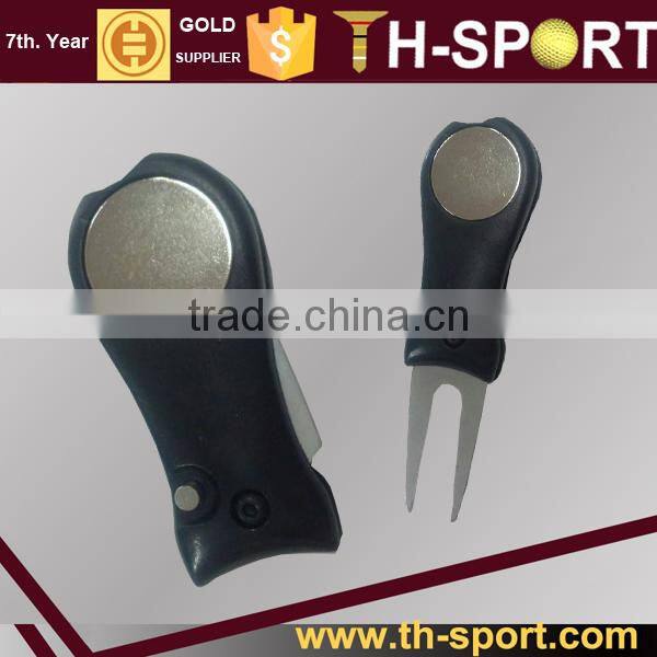 Black Auto open golf divot repair tool