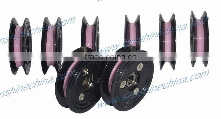 Flange wire guide pulley