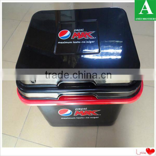 Clear blister PVC plastic package of vacuum thermoformed