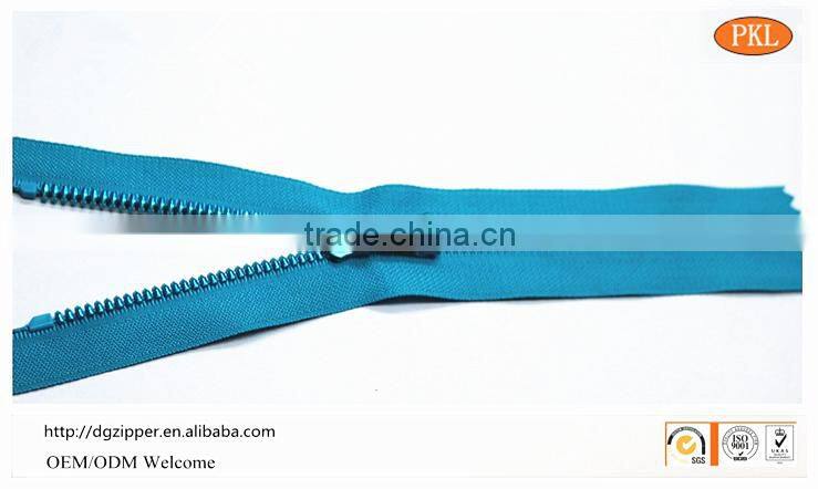Magic blue plastic zipper manufacturer wholesale plastic zipper for garment and bag