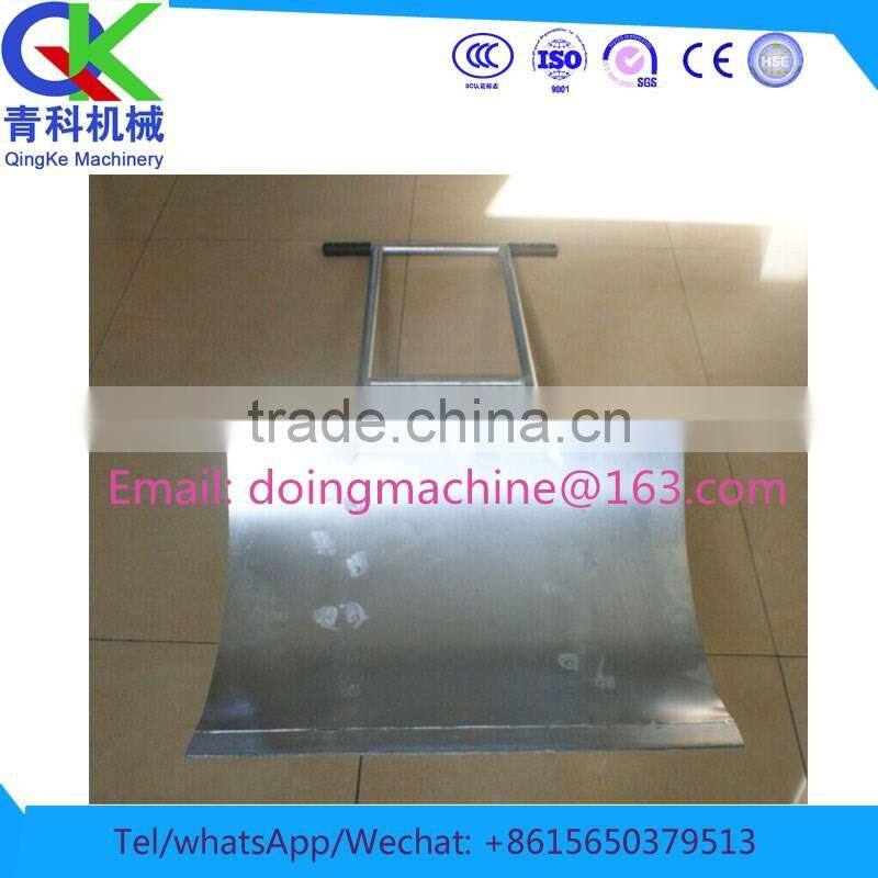 manual work Metal snow shovel