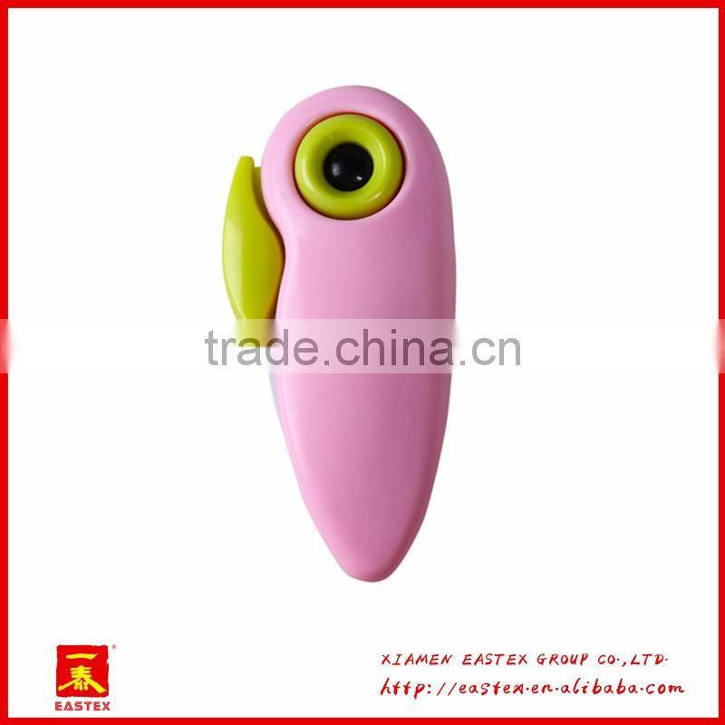 Bird shape design folding knife