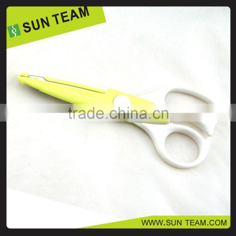 CS009 Popular 6-1/4" zig zag shaped scissors