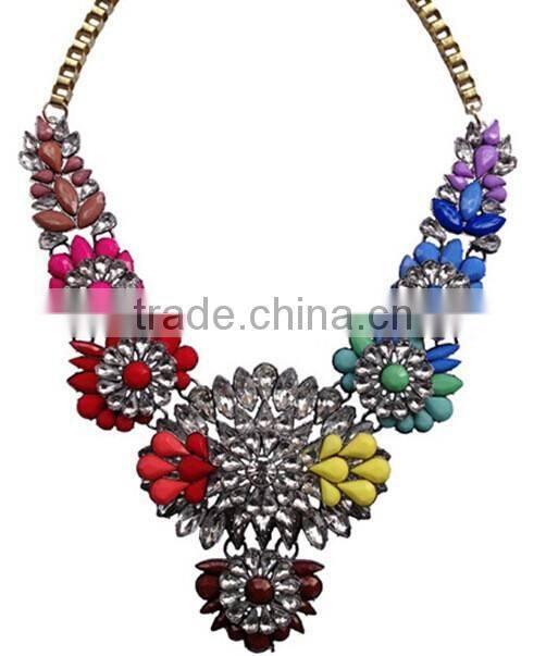 2016 hot sales bulk flower resin crystal material gold chain flower pendant shourouk statement necklace semi precious jewellery