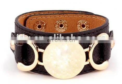 Thin leather wrap with Round plate Monogram Bracelet