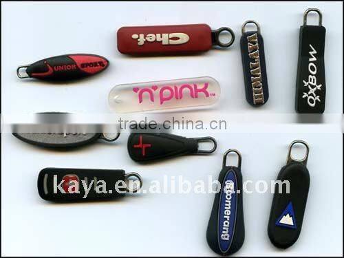 2016 Customized 3d soft plastic cartoon zipper puller