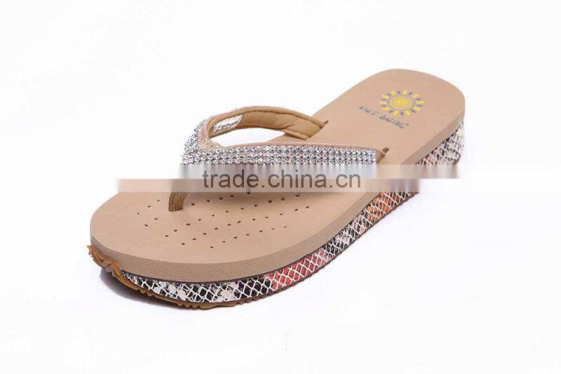 Popular beach casual flip flop sandals with bling