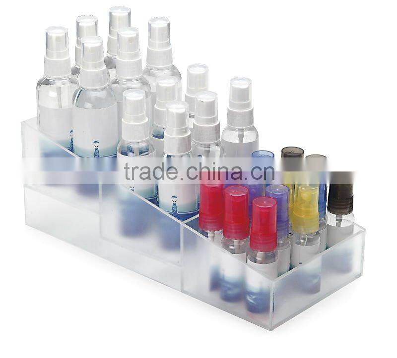 Spray lens cleaner with display