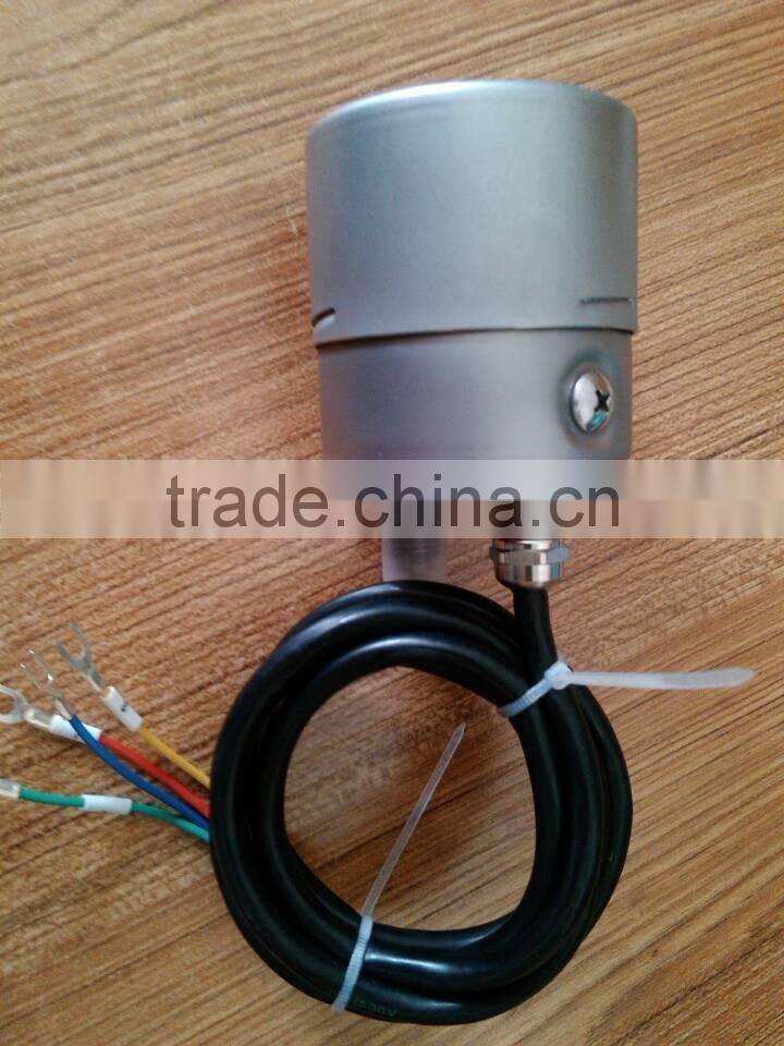 Temperature compensated bourdon tube SF6 pressure gauge