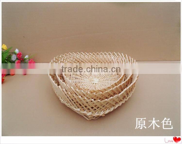 Natural heart shape wickr basket heart shape wicker gift basket heart shape wicker chrismas candy basket