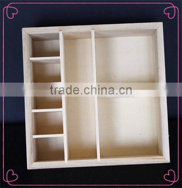 Hot selling handmade wooden compartment boxes with clear lid