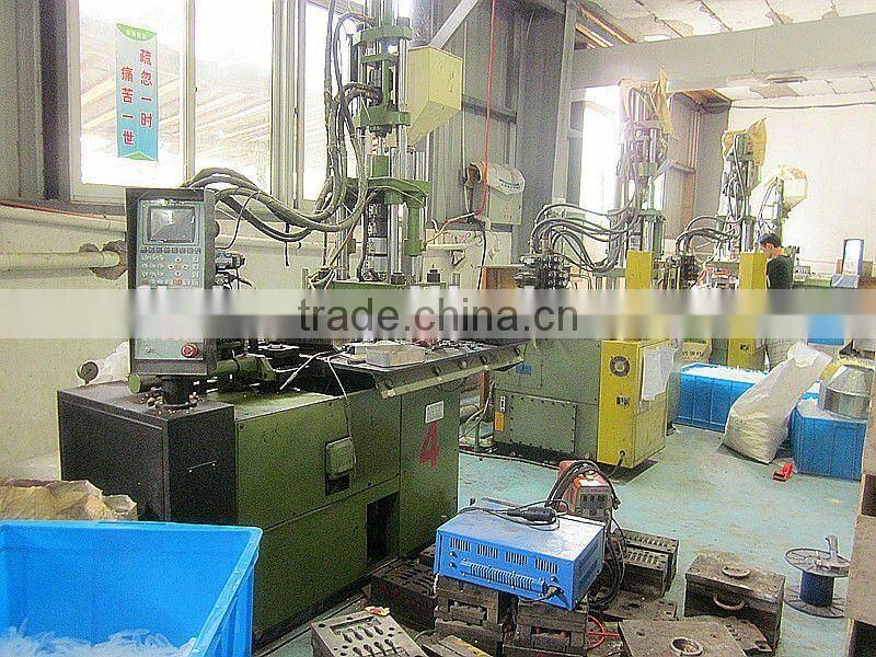 Eur Wide Spread Well Know Colorful Plastic Cloth Hanger for Laundry