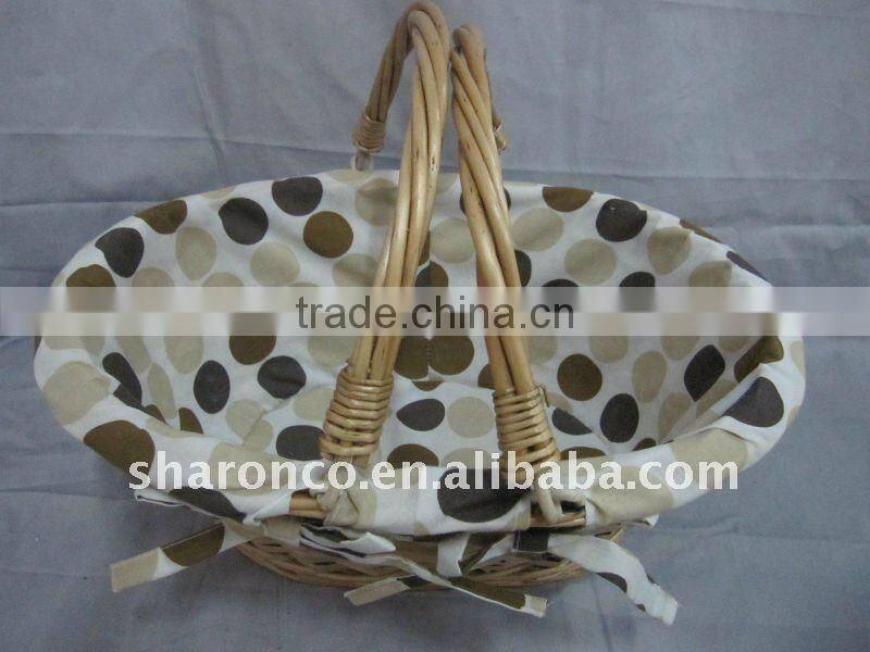 Colourful holiday candy basket for promotion from willow