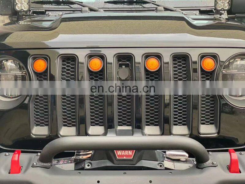Offroad grille light for Jeep Wrangler JK 16-17 yellow shell yellow light ABS grille foglight car body parts light