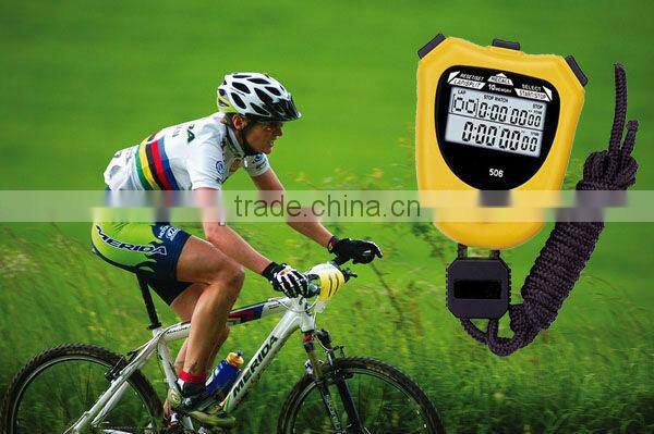 Digital wristband stopwatch in 2 displays