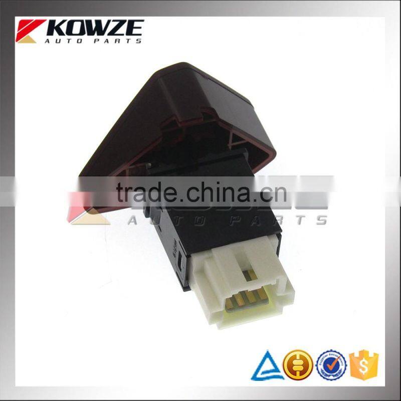 Hazard Warning Lamp Switch For Mitsubishi Pajero V63 V65 V73 V74 V75 V76 V77 V78 MR402662 MR330052