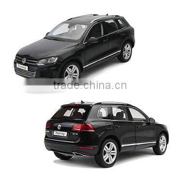 1:18 scale diecast car model