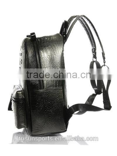 2016 good quality fashion waterproof travel backpacks and customized logo are welcome