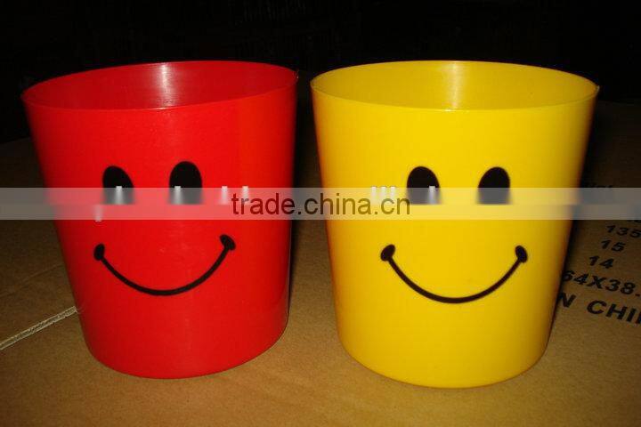 BT011 round smile face dustbin, promotional gift round bin, small plastic bin with lids