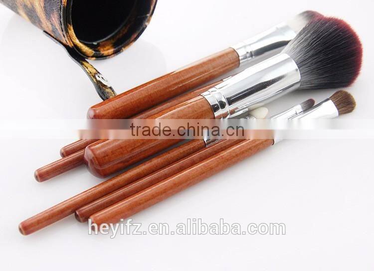 Hot Selling Vegan Travelling Wooden Handle 7PCS Leopard Makeup Brush Set With Cylinder Cup