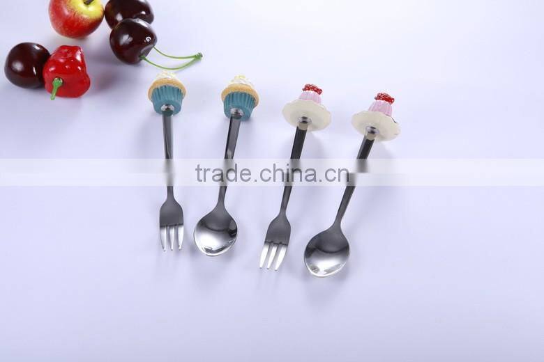Custom design stainless steel dessert flatware sets with poly handle