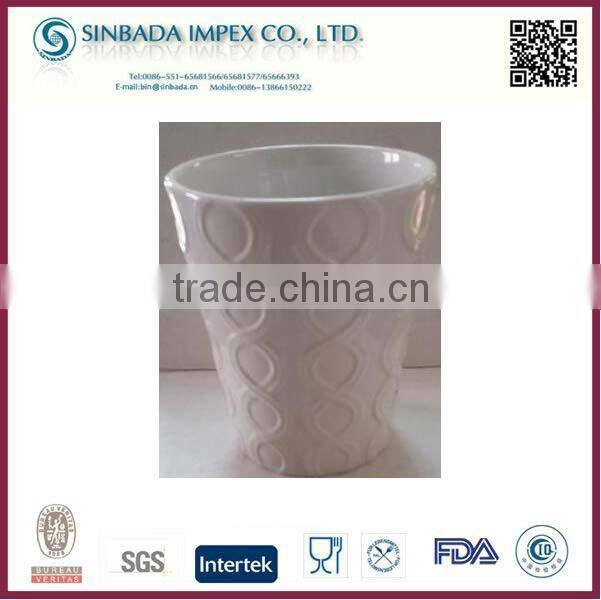 colored round clay plant pots