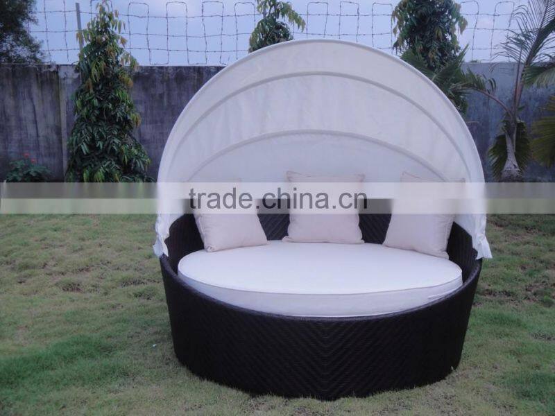 Outdoor Rattan Daybed