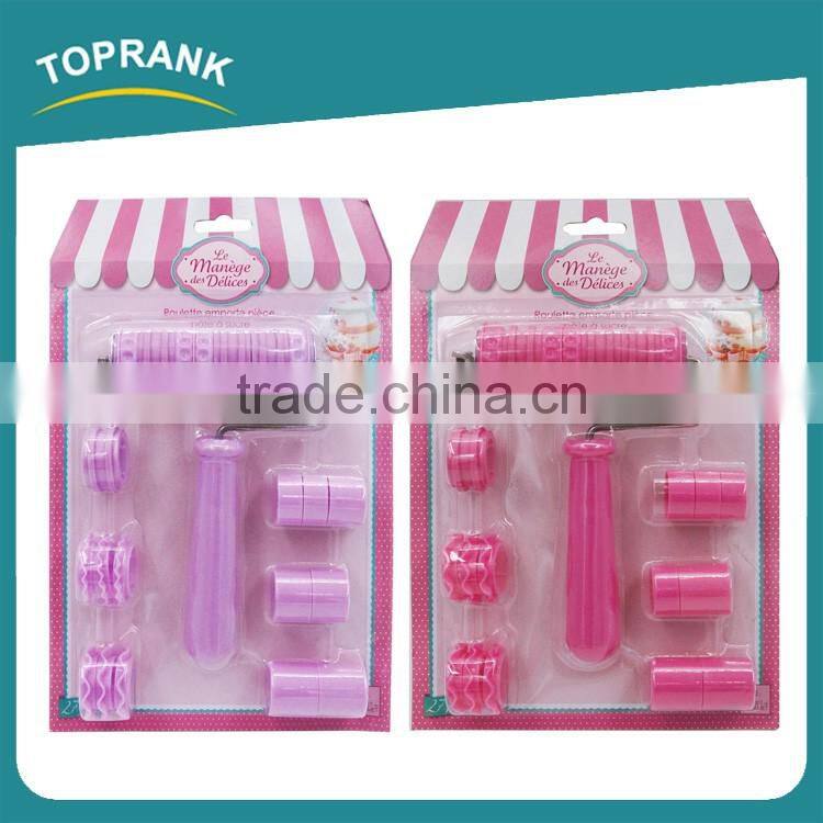 Toprank Hot Sale Food Grade FDA Adjustable Replaceable Head Plastic Cake Fondant Decorative Embossing Rolling Pin