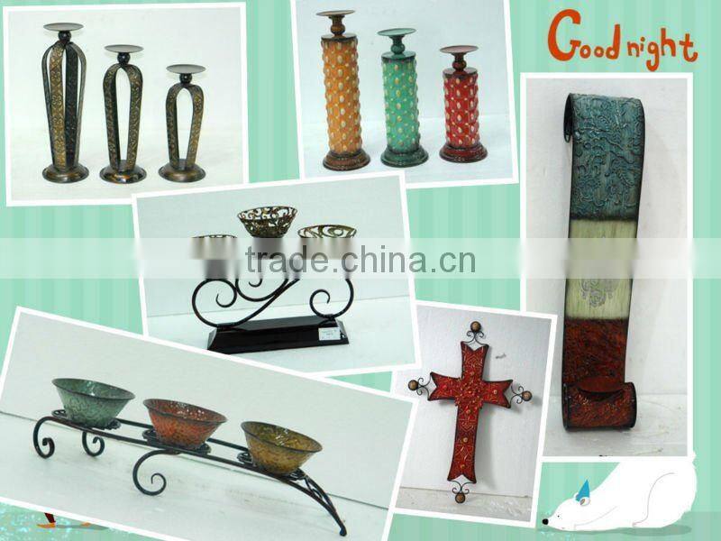 Wooden Candle Holder in pillar shape