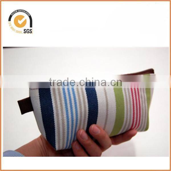 Leather and cotton canvas zipper pouch By Chiqun Donggaun CQ-H01059