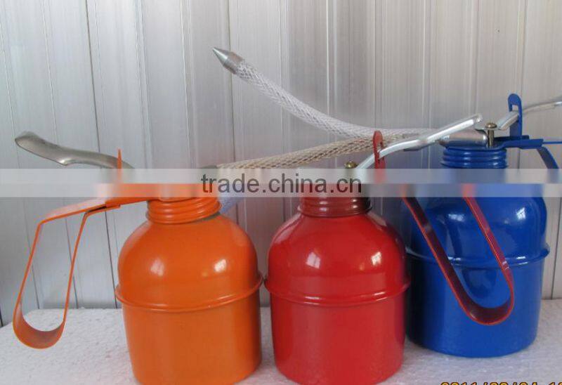 Oil can	;hand oil can pump;metal oil can