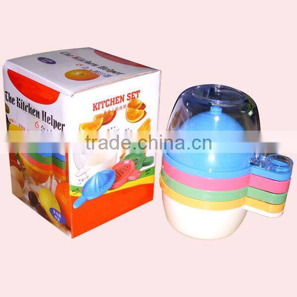Colorful Plastic Manual Juicer