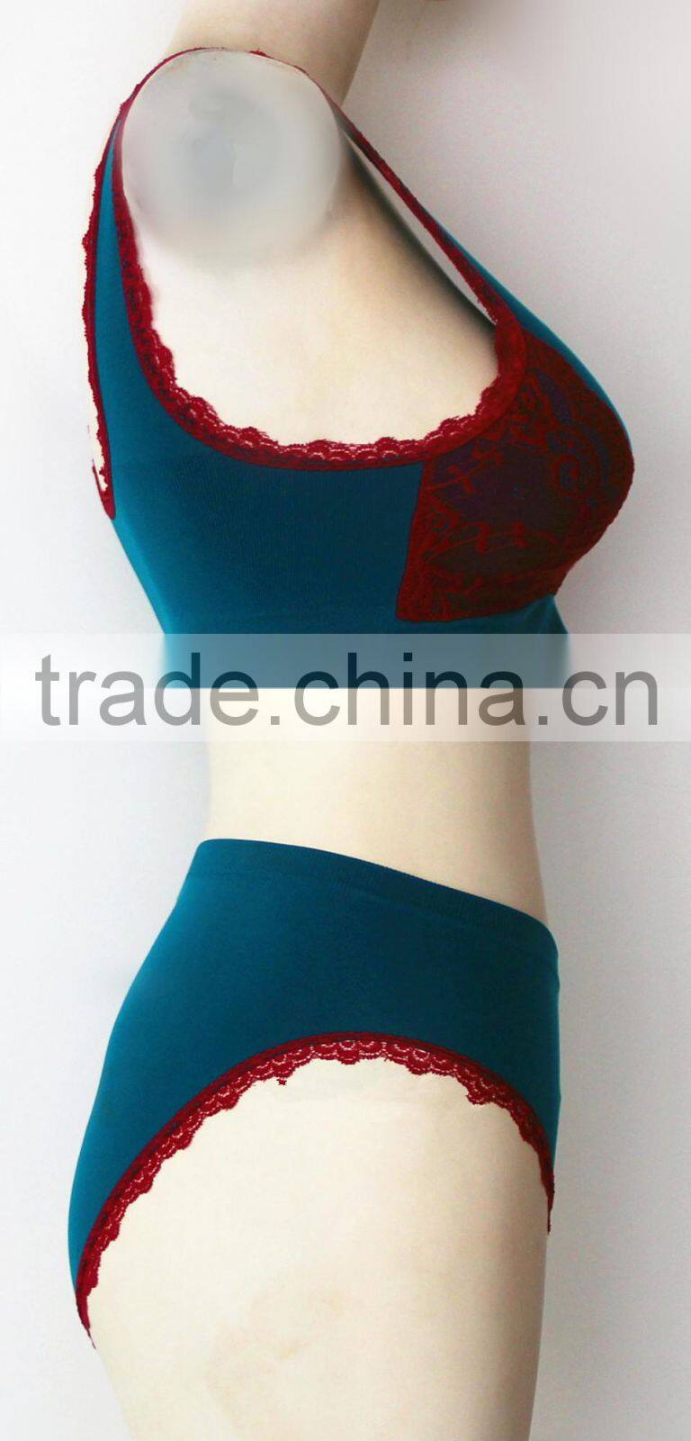 Seamless women lingerie set