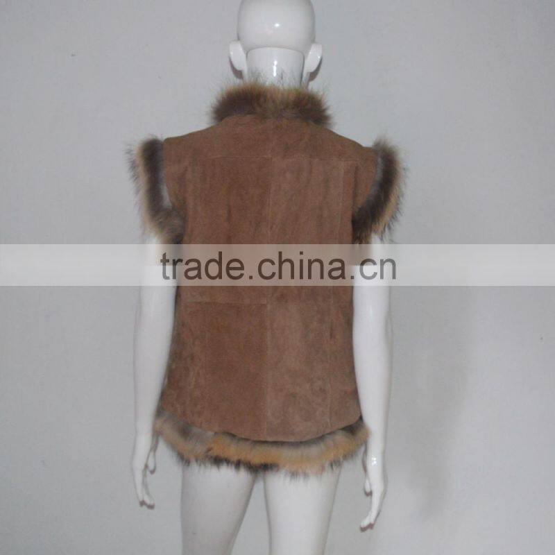 SJ185-01 Europe Design Pig Suede Camel Vest with Raccoon