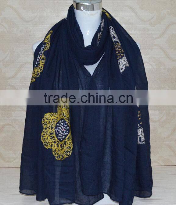 Wholesale Fall Winter Fashion Embroidery Design Flower Woman Cotton Shawl