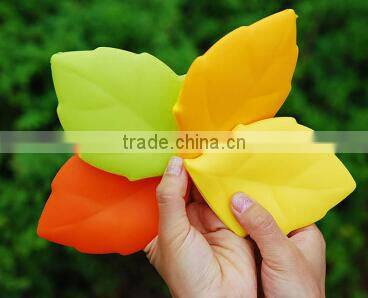 Travel products Creative leaf shape portable silicone wash gargle cup