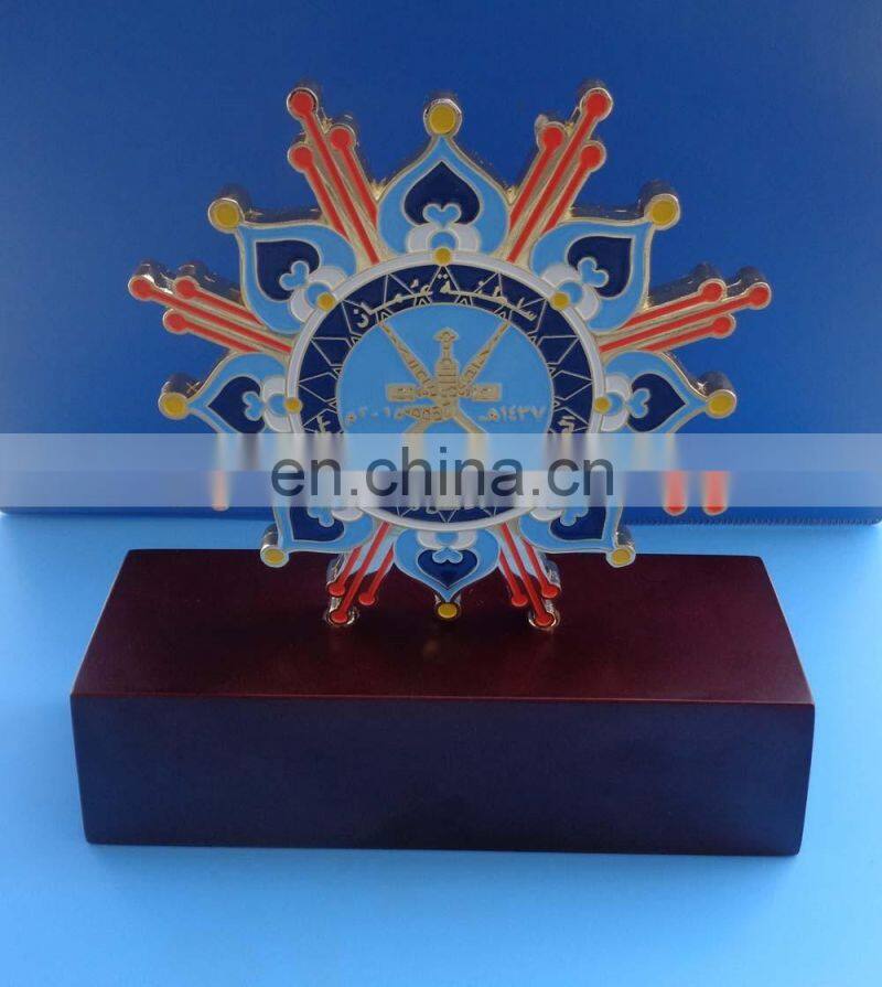 UAE flag souvenir metal plate with wooden trophy box