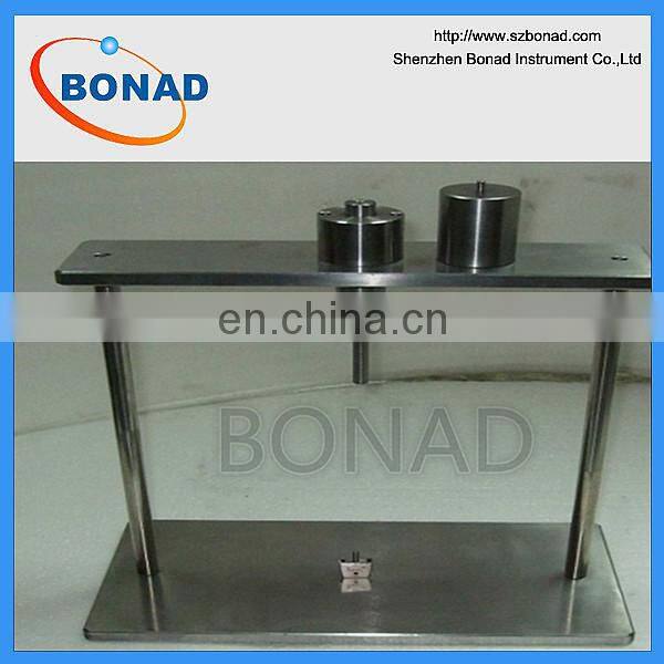 Gauge for checking impossibility of single-pole insertion of plugs into socket-outlets with support platform of EN50075 figure 4