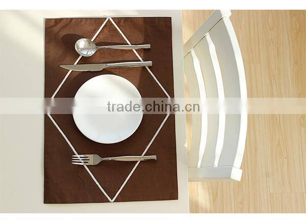 International standard best-selling polyester embroideried christmas placemats