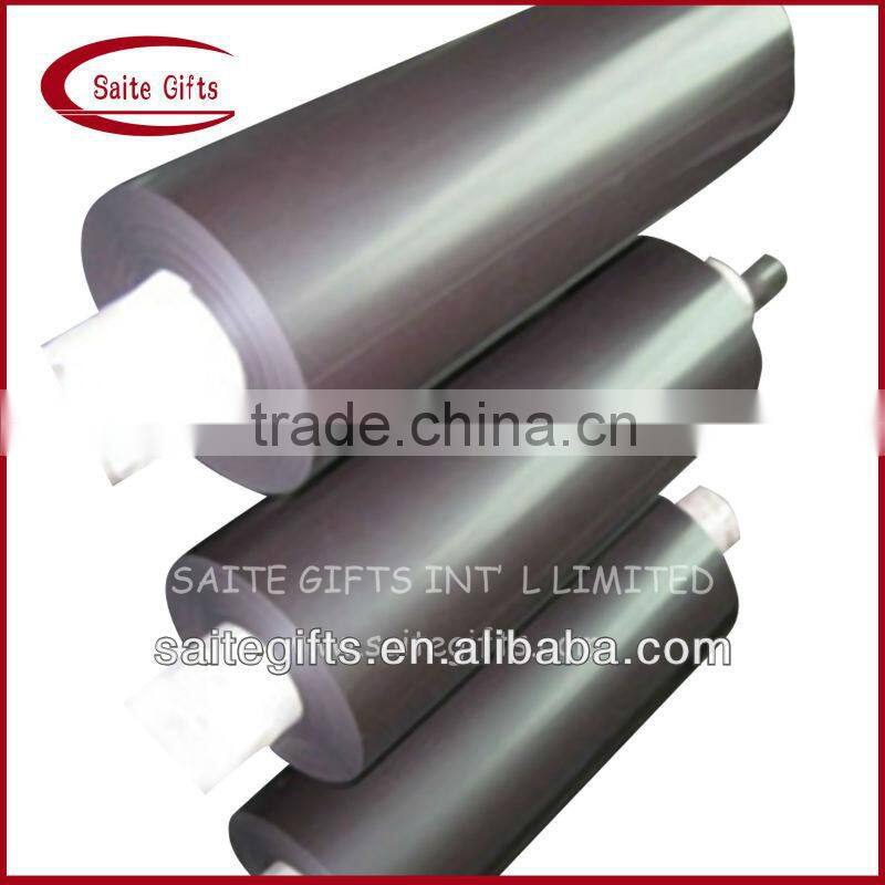 Isotropic flexible rubber coated magnet