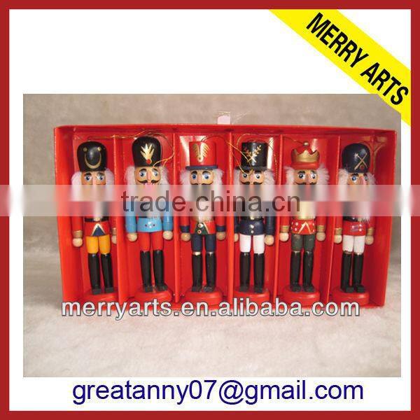 yiwu factory cheap wooden figurine nutcracker costumes wholesale wood christmas nutcracker