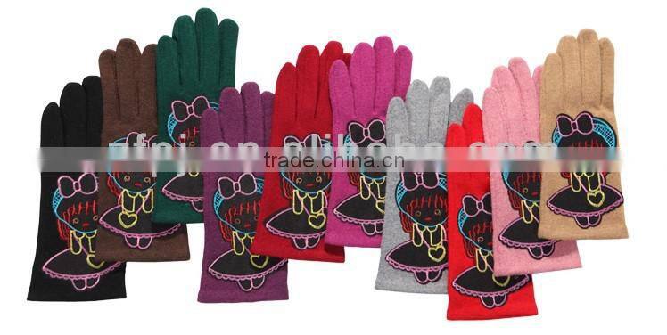 Cute wool girl gloves with embroidery