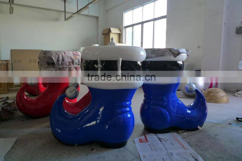 hot sale fiber glass Christmas decoration,large Santa's boot for decorating