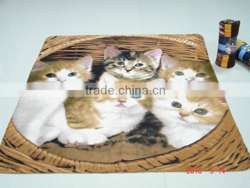 100% polyester knit print fleece throw